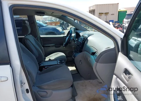 2004 Toyota Sienna Le из США, поврежденный, VIN 5TDZA23C74S167917